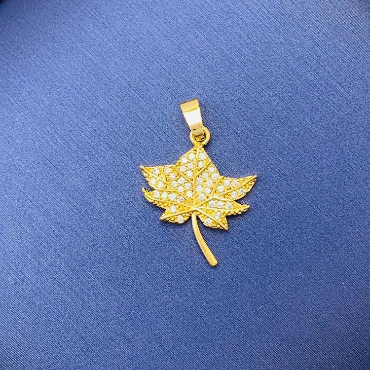 Tiktok Venta caliente colgante al por mayor auto-seleccionado 100 cobre colgante único con fuente de cadena de fábrica al por mayor sin cadena