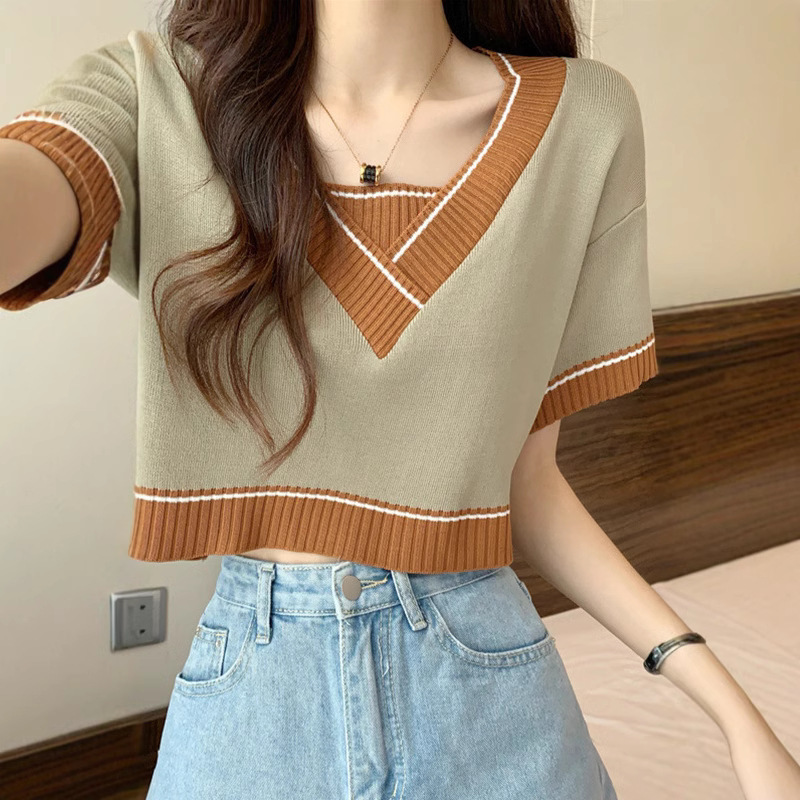 Loose V-Neck Short-Sleeved T-Shirt for Women, Summer Thin Knitwear, Fake Two-Piece Short Top with High-Waisted Jeans