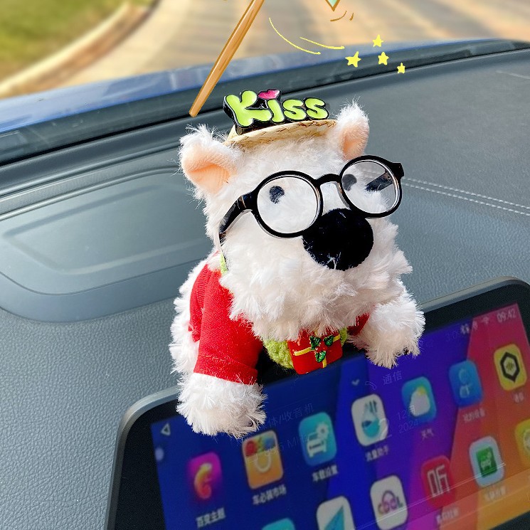 Adornos de la pantalla del coche lindo de Xiang Qian Chong 2024 West Highland Auto Display Regalo de muñeca de decoración de muñeca