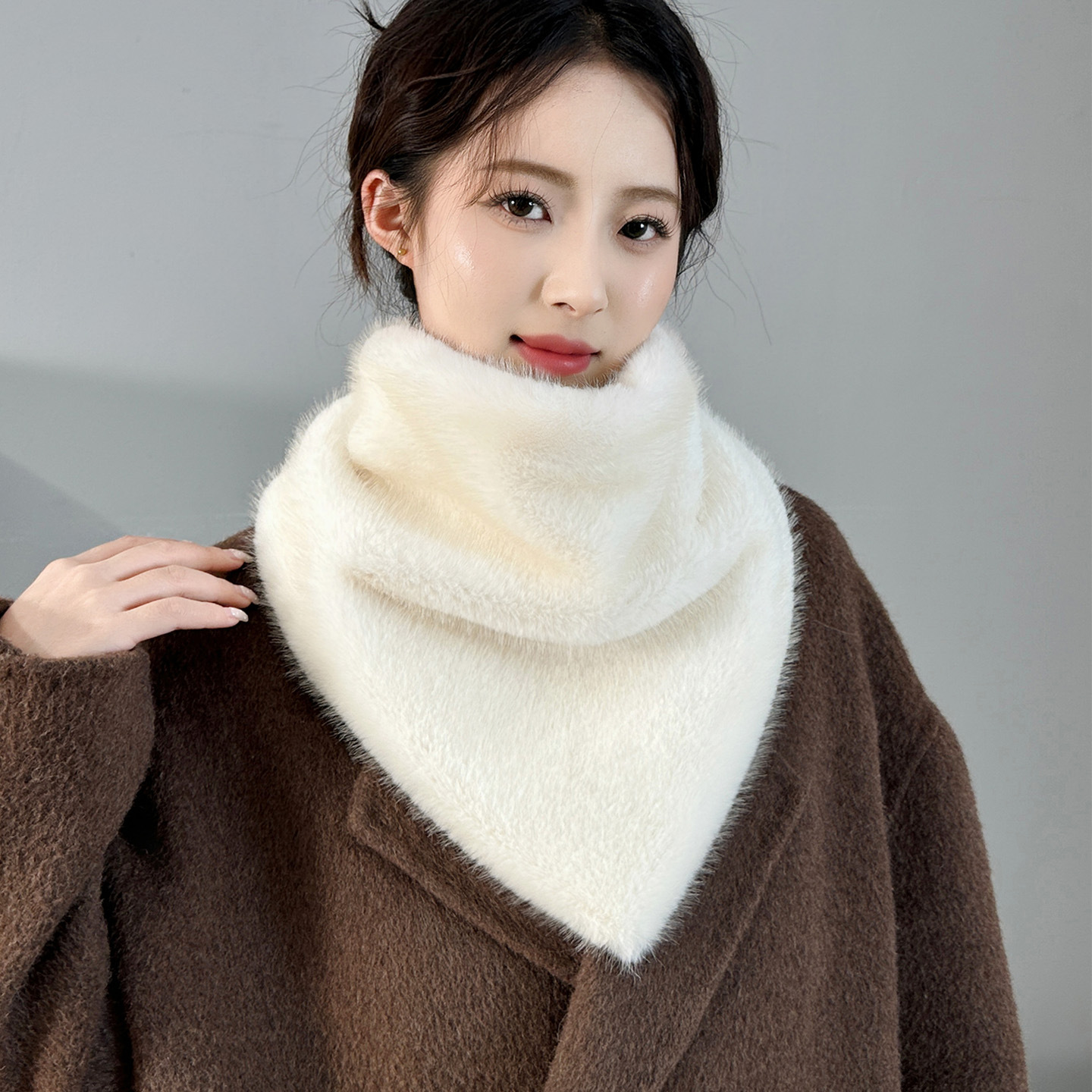 秋冬新款仿水貂毛三角围巾女保暖气质百搭皮草磁扣护颈围脖毛领女