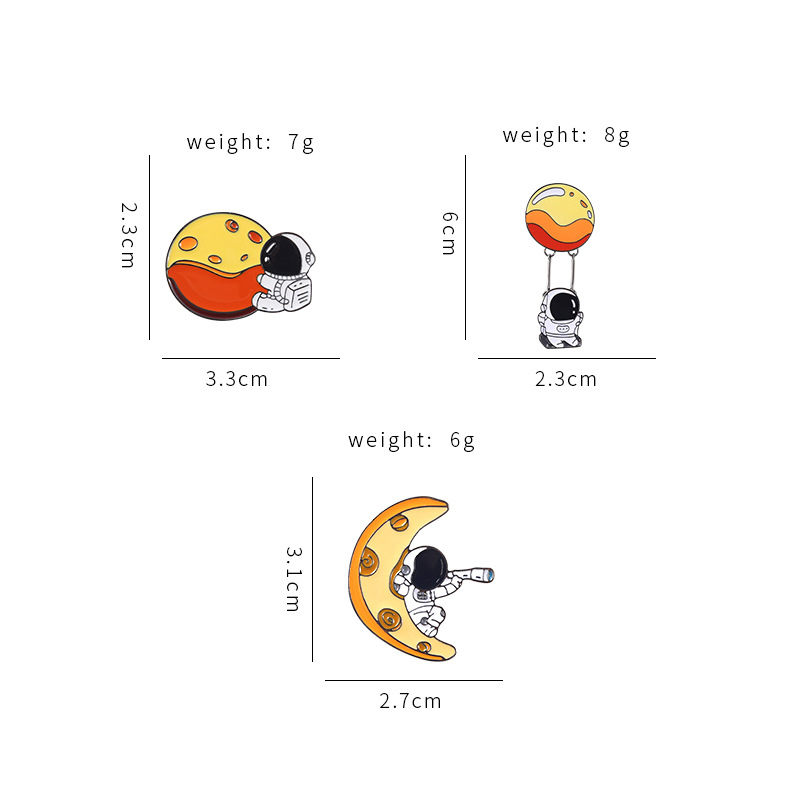 10g Weight Cartoon Style Pin Astronaut Moon Alloy Plating Unisex Brooches