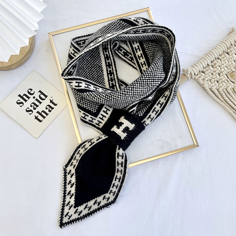 Corea Del Sur Dongdaemun Nueva H carta pequeña bufanda del oído de las mujeres del otoño y el invierno versátil larga de punto engrosada bufanda caliente