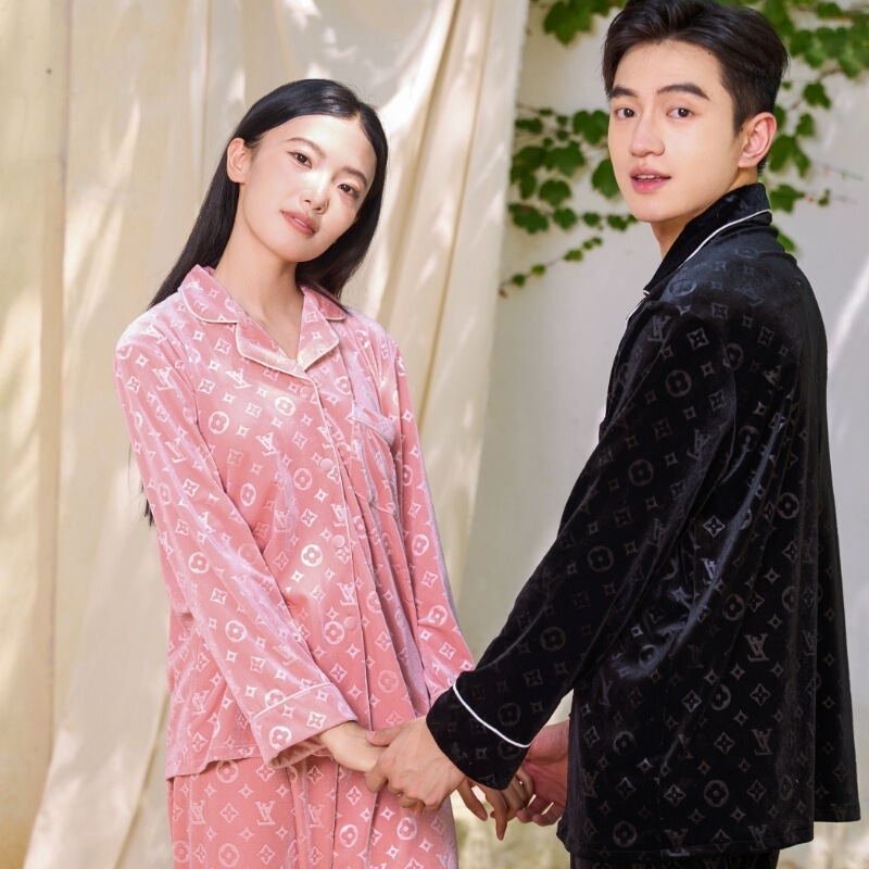 High imitation velvet pajamas women's men's cardigan embossed velvet high-grade long sleeve autumn and winter couples home clothes suit