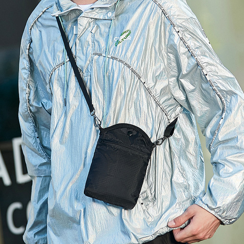 Men's small crossbody bag, mini mobile phone bag for men, trendy small bag, lightweight sports unisex shoulder bag, men's bags