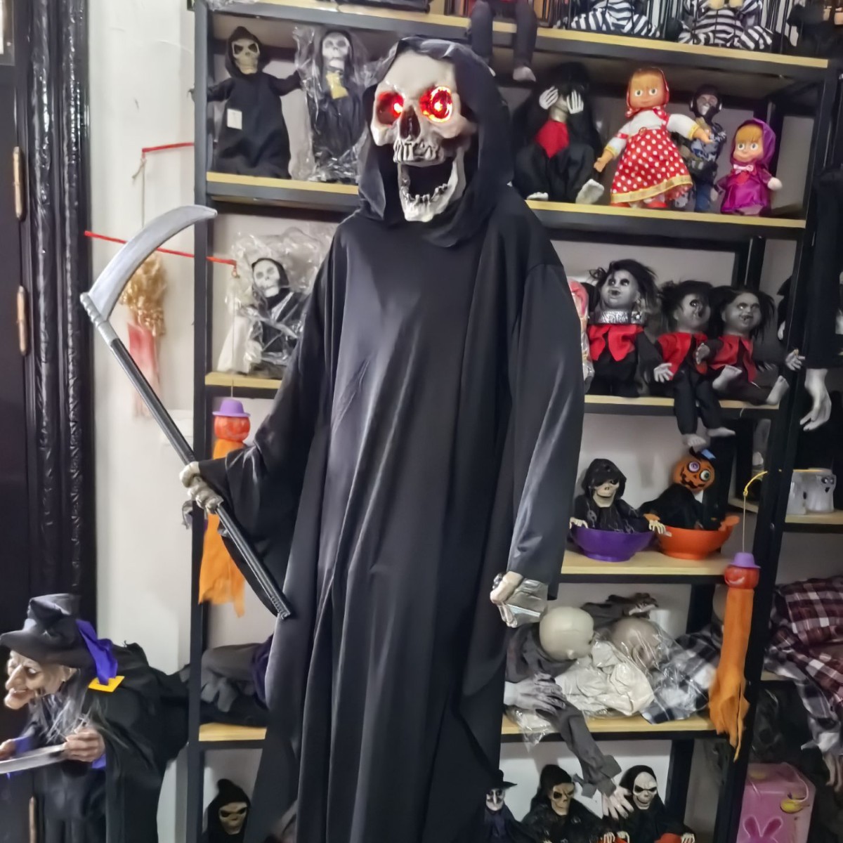 Nuevos productos en el mercado Escape House Electric NPC Atmosfera de terror Big Swing Boobs Movimiento de fantasmas Halloween