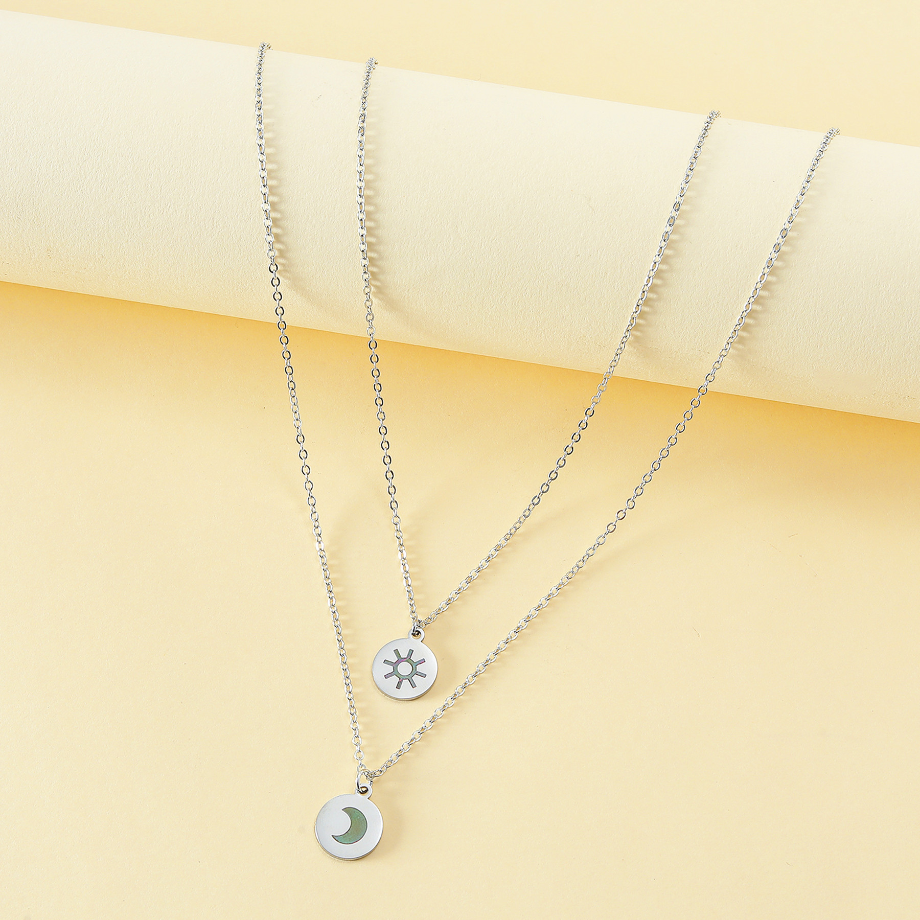 Simple Style Sun Moon Stainless Steel Polishing Necklace display picture 3