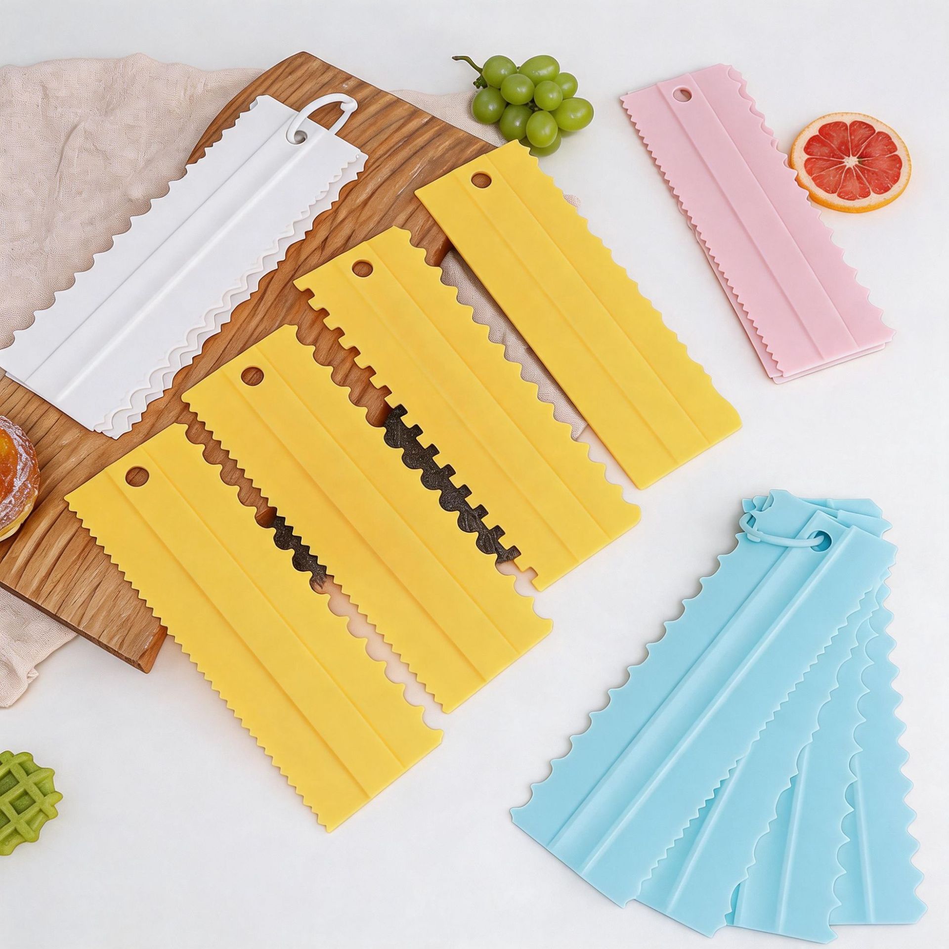 Double-sided PP cake cream smoothing tool, extended scraper set of four with serrated blades, home baking tool