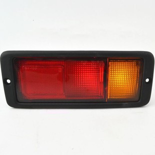 Applicable to Pajero V31V32 V33 V43 cheetah soldiers Black King Kong rear bumper lamp rear fog lamp rear bumper lamp