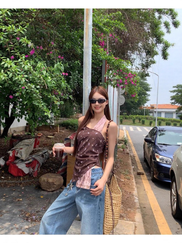 法式露背碎花吊带背心女夏季外穿2025新款设计感小众无袖挂脖上衣|undefined
