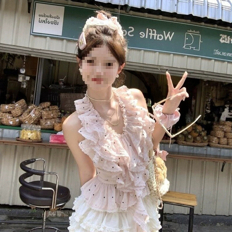 Sweet and Atmospheric Instagram-Style Pink Polka Dot Patchwork Ruffled Halter Neck Tank Top and Puffy Cake Skirt for Summer Sweet and Atmospheric Instagram-Style Pink Polka Dot Patchwork Ruffled Halter Neck Tank Top and Puffy Cake Skirt for Summer