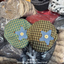 2026春款格子五角星纽扣装饰前进帽女显脸小报童帽子反戴贝雷帽子