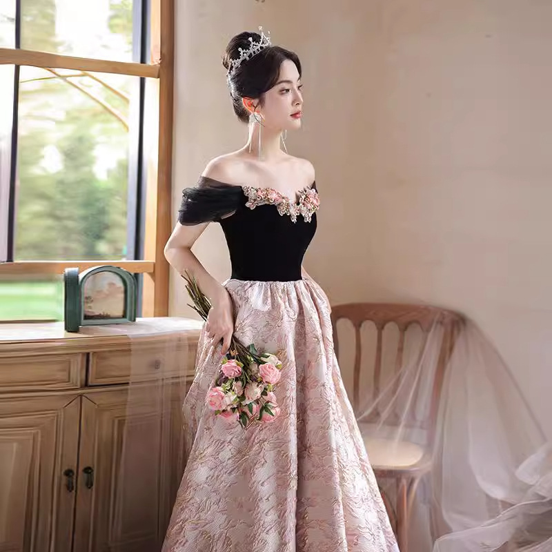 One-Shoulder Evening Dress for Women, High-End New Style, Banquet Style, French Fashion, Elegant Temperament, Host Performance Dress