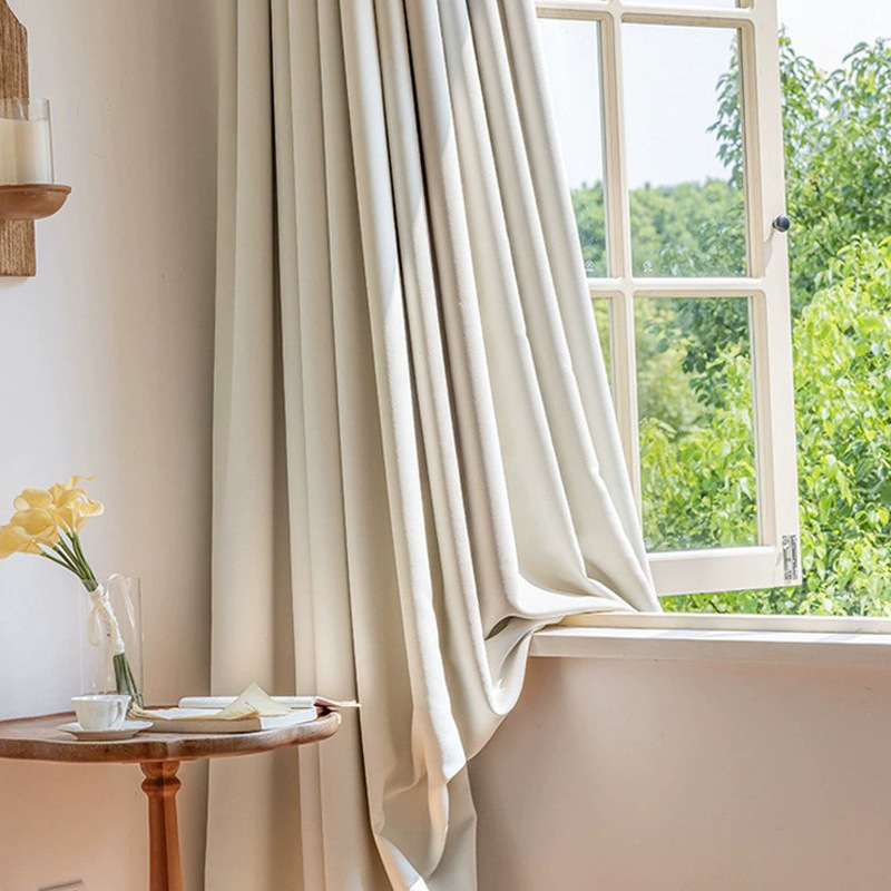 Cortinas Shaoxing Keqiao al por mayor estilo crema de terciopelo danés cortinas simples con opacas completas cortinas terminadas para la sala de estar y el dormitorio