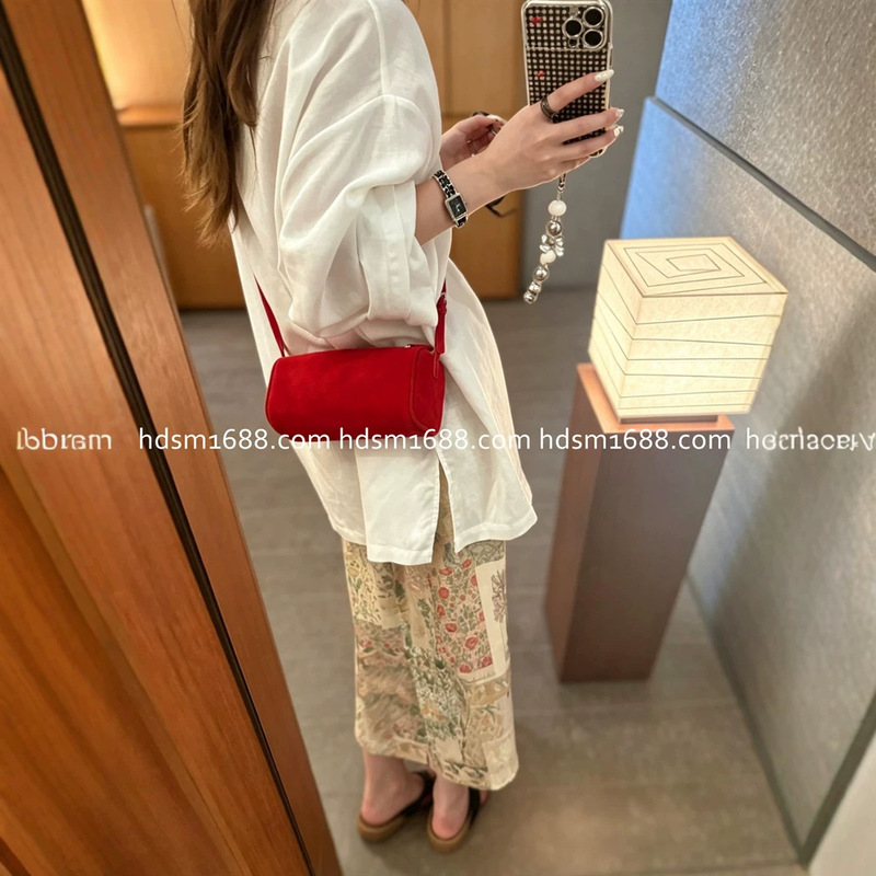 Minimalist R*0W style washed linen side slit pullover loose long-sleeve T-shirt in white