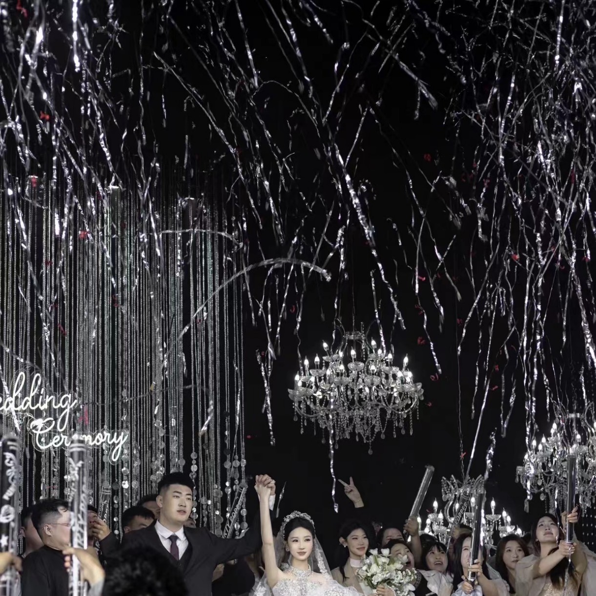 Saludo, tubo de saludo, sala de transmisión en vivo, fuegos artificiales, suministros para bodas, fabricantes, saludos de boda, apertura, pétalos, plumas de lluvia