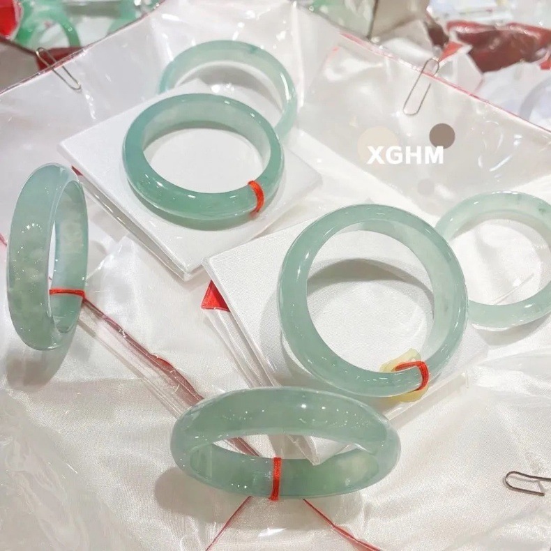 Vòng tay ngọc bích tự nhiên A hàng băng chủng màu xanh nhạt – nữ chi tiết 8