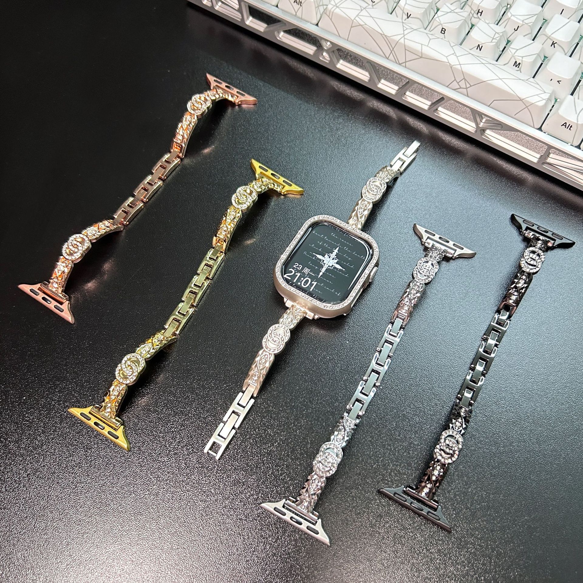 Suitable for Apple Watch S11 Watch Strap Bracelet, Women's Metal Diamond-Encrusted S10 Apple Watch Strap 14mm