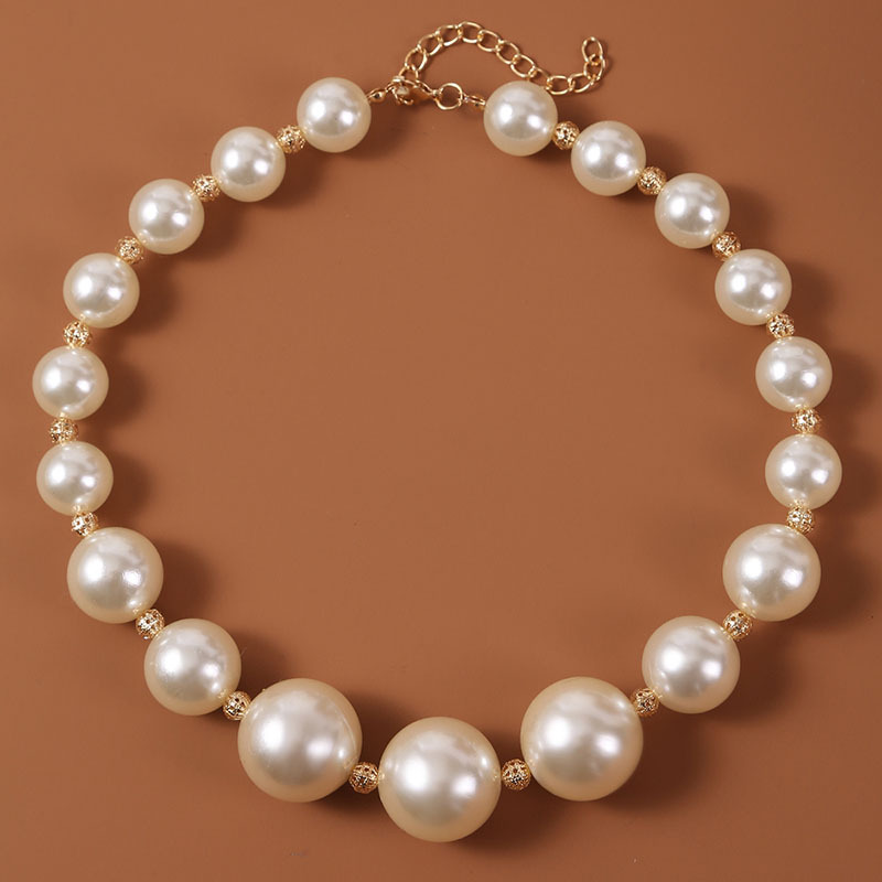 Fashion Simple Solid Color Pearl Chain Necklace Wholesale display picture 2