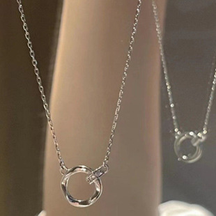 Mobius Ring Pendant Necklace Women's Niche Design Sense Ring Hollow Clavicle Chain Exquisite Elegant All-match Neckchain