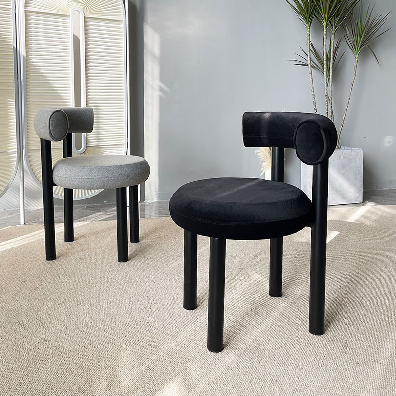 Nordic Danish designer casual dining chair, Italian light luxury coffee chair for restaurants, minimalist chair, leather fabric metal leg round chair