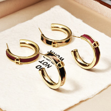 韩式秋冬新款复古C形皮革豹纹猪鼻子耳钉时髦气质小众设计感耳饰