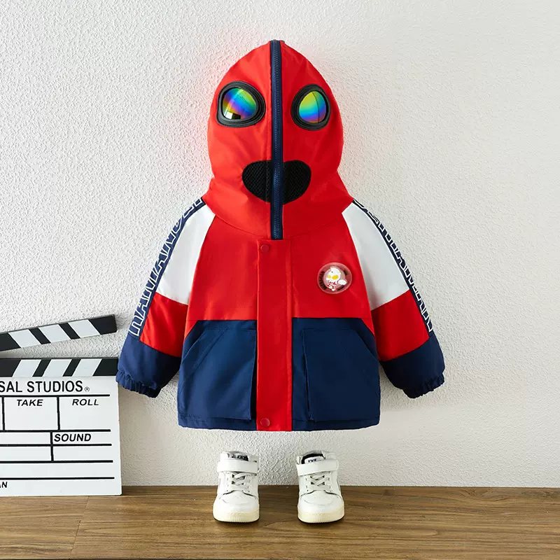 儿童春秋薄款冲锋衣2025春装新款男童帅气奥特曼亮灯眼镜风衣外套