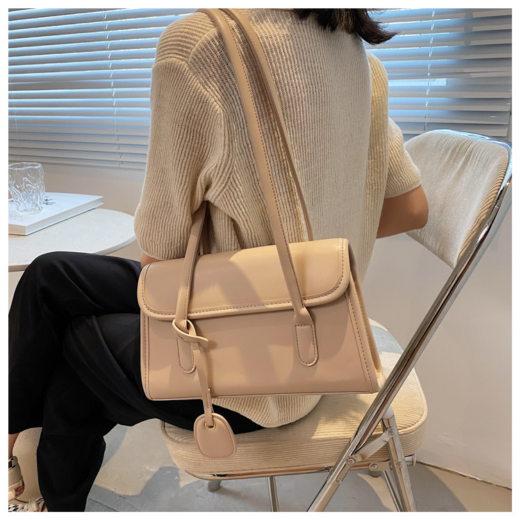 New Trendy Fashion Simple Large-capacity One-shoulder Armpit Bag display picture 10