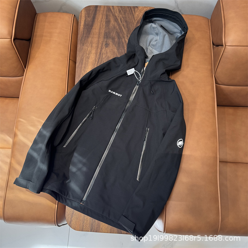 Mammoth Spring and Autumn Fully Glued Soft Shell Jacket Men's Outdoor Loose Large Size Water-Repellent Hooded Jacket Trendy