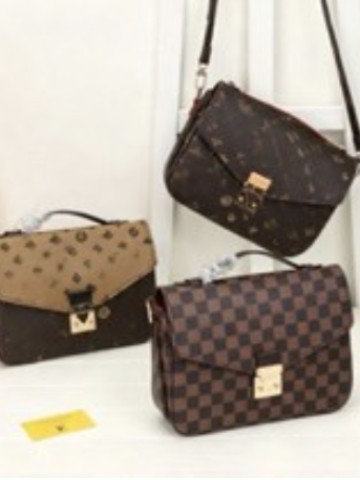 2026 New Vintage-Style Messenger Bag for Women, Crossbody Shoulder Bag, Versatile for Commuting, Light Luxury with Horsebit Design, Large Capacity