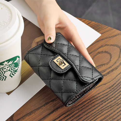Diamond grid small Chanel-style creamy soft card holder for women, short-length driver's license multi-card slot card holder