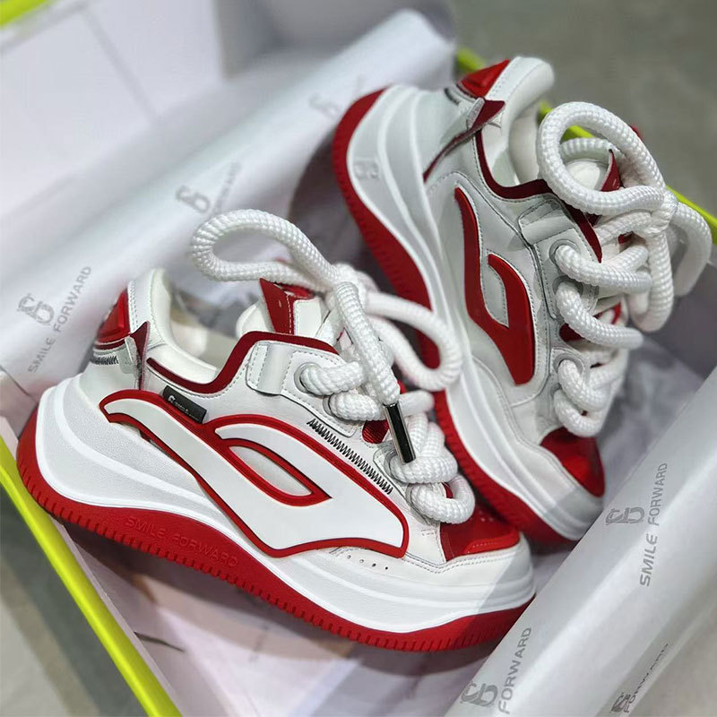 흰색 빨간색 남성