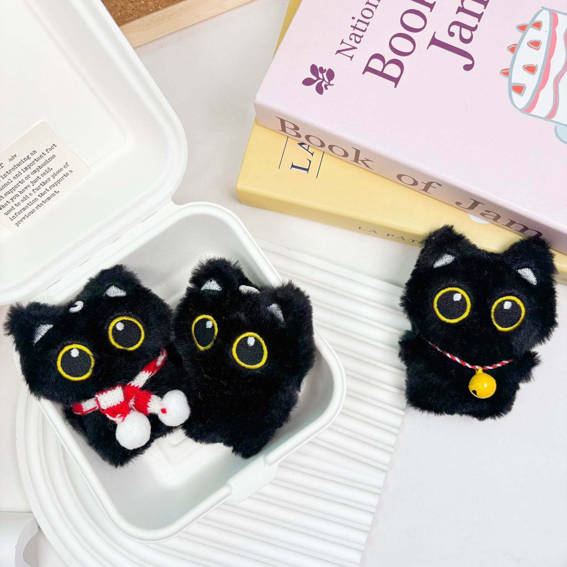 Linda muñeca de peluche pequeño gato negro colgante chirriante colgante de todo fósforo bolso de gato llavero colgante al por mayor