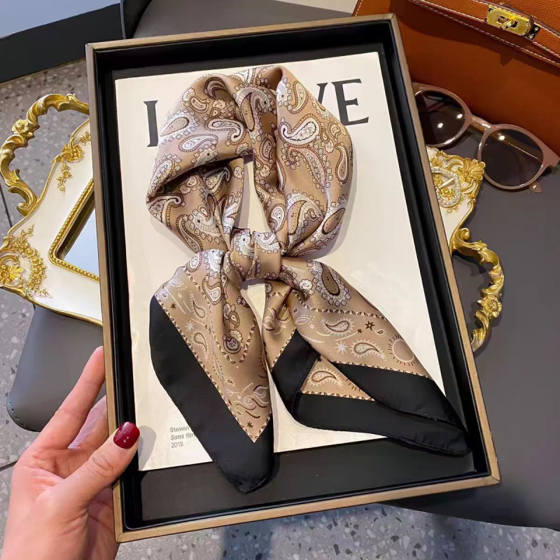 Verano bufandas de seda de cuello bufandas de seda 70 seda de imitación mujer flores de anacaju rojo retrógrado bufandas al por mayor