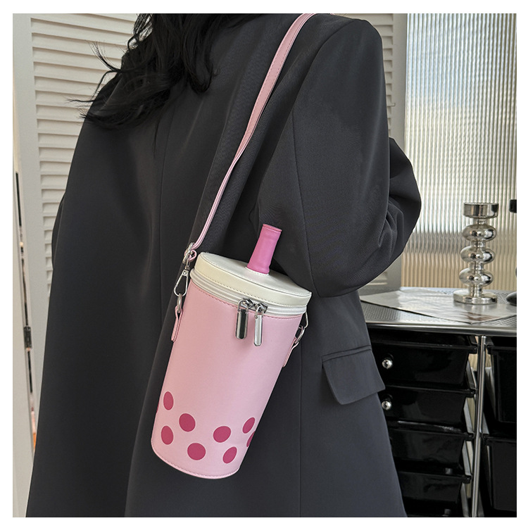 Milk Tea Cup Personalized Women's Single Shoulder Crossbody Trendy New 2024 Explosive Korean Fresh Water Bucket Bag_voghion.com