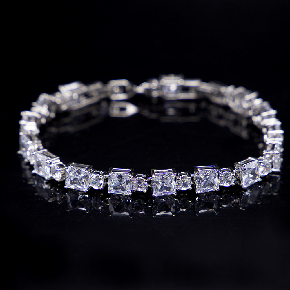 1 Piece Fashion Water Droplets Copper Inlay Zircon Bracelets display picture 10