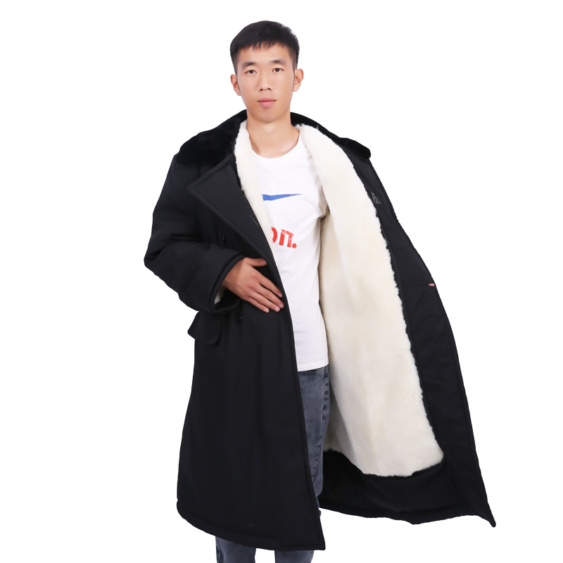 검은 짧은 머리-양모 노출