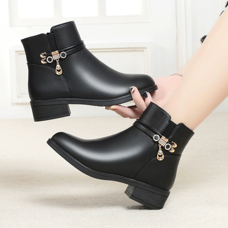 Осенне-зимние теплые туфли на хлопковой подкладке для мам с мягким низом, удобные дышащие, амортизирующие, Нескользящие, грязеотталкивающие, морозостойкие короткие сапоги для женщин среднего и пожилого возраста