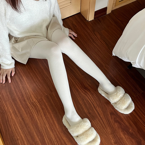 Japanese gentle milky white oatmeal color velvet thickened cotton vertical stripes micro-pressure slimming pantyhose all-match leggings