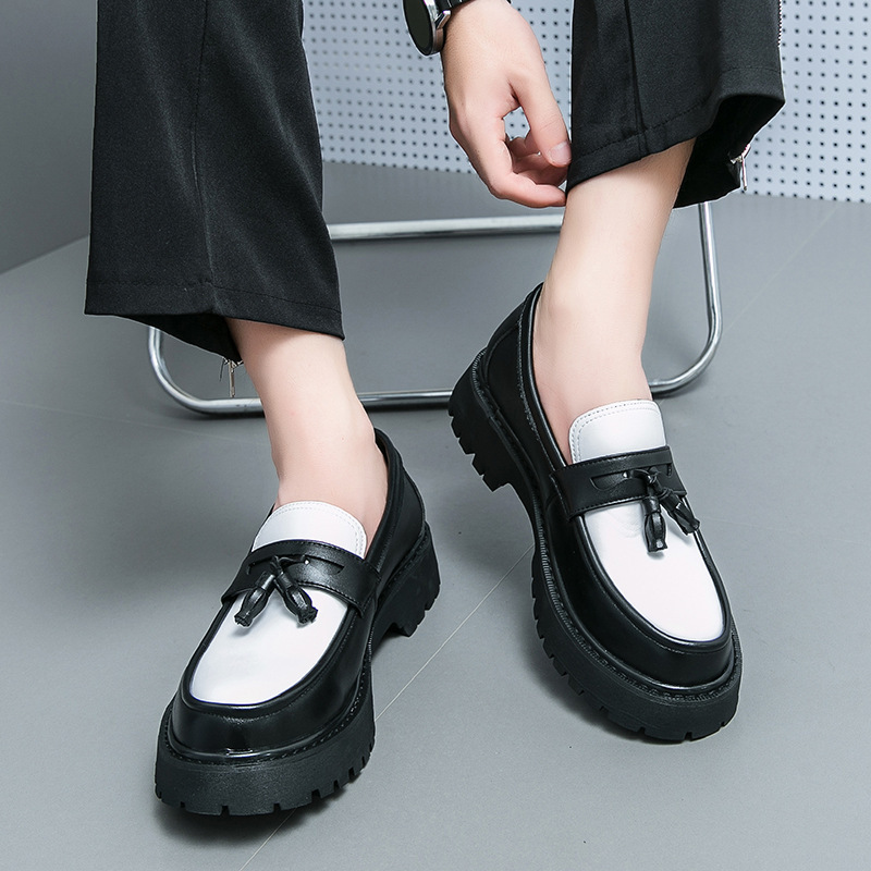 Zapatos de cuero a juego en blanco y negro para hombres de estilo británico, estilista, pies para jóvenes, suela gruesa, zapatos de cuero brillantes casuales de corte bajo
