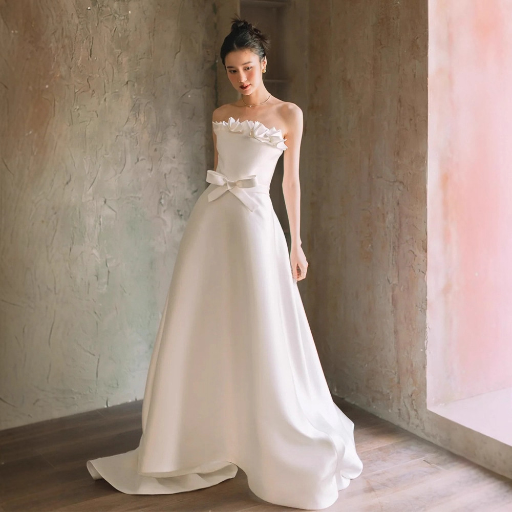 French Satin Light Wedding Dress for Brides, High-End, Simple, Niche, Strapless, Forest Style, Small Train, Reception Gown