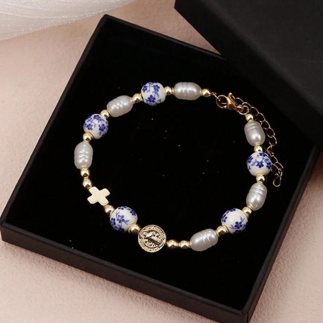 Foreign Trade Popular New Retro Simple Style Retro Cross Pendant Bracelet Blue and White Porcelain Beaded Bracelet for Girls