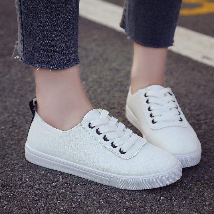 Zapatos de algodón de terciopelo para mujeres zapatos blancos 2025 nuevos estudiantes de cuatro estaciones coreanos zapatos casuales con suela plana caliente zapatos de skate para mujeres