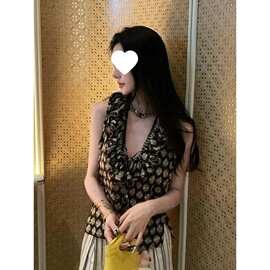 2026别致衬衫女夏不撞款轻熟气质法式碎花雪纺上衣薄露肩高弹
