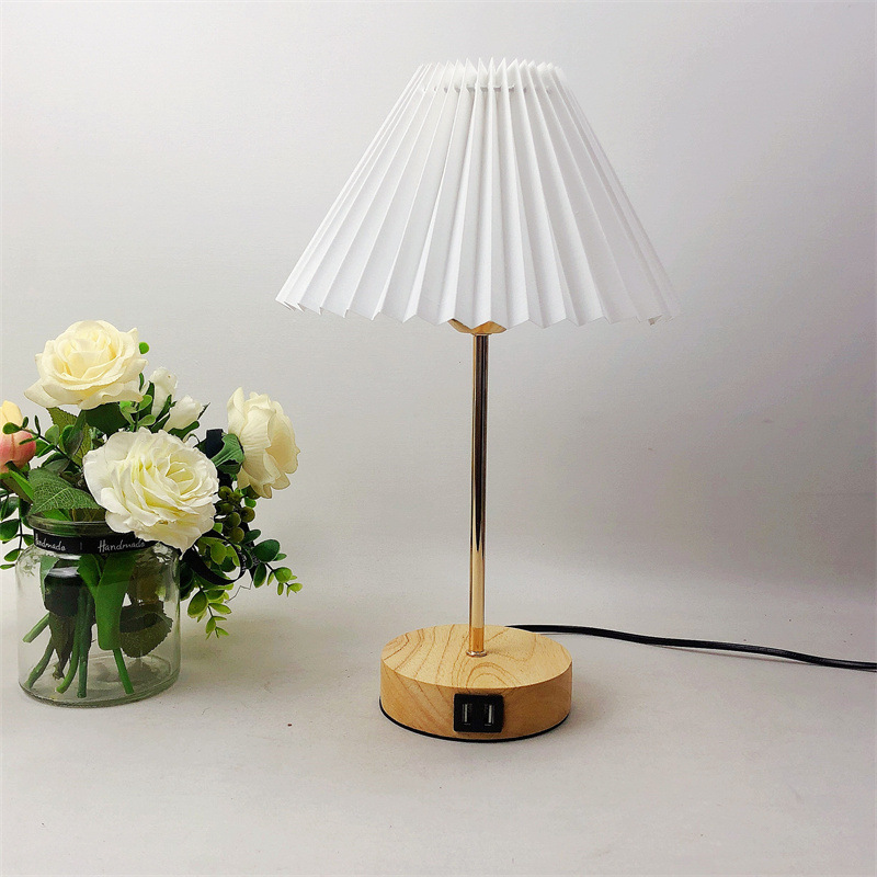 Lámpara de mesa plisada transfronteriza Corea del Sur Iluminación vintage Iluminación doble USB Lámpara de mesa pequeña decorativa Lámpara de mesa de aprendizaje
