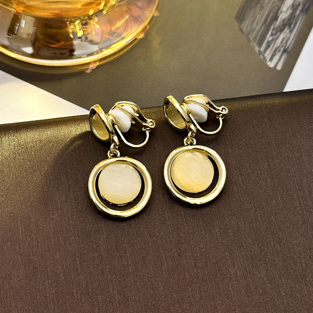 Pinza de oreja de ópalo de amor geométrico coreano sin piercings Pendientes de lujo ligero de alta calidad Pendientes de temperamento de nicho para mujer