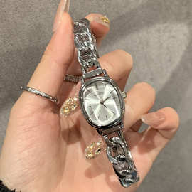 爆款中古条丁手链手表女高级复古风轻奢小众精致简约女士石英女表