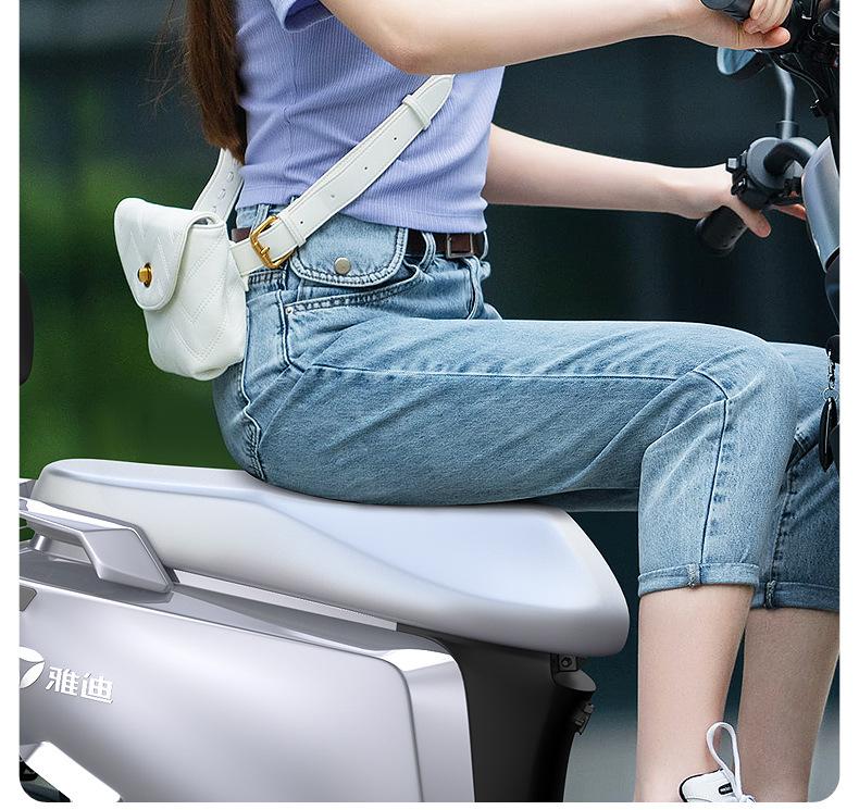Electric car seat cover heat insulation sunscreen leather Emma battery motorcycle four seasons universal waterproof seat cover cool
