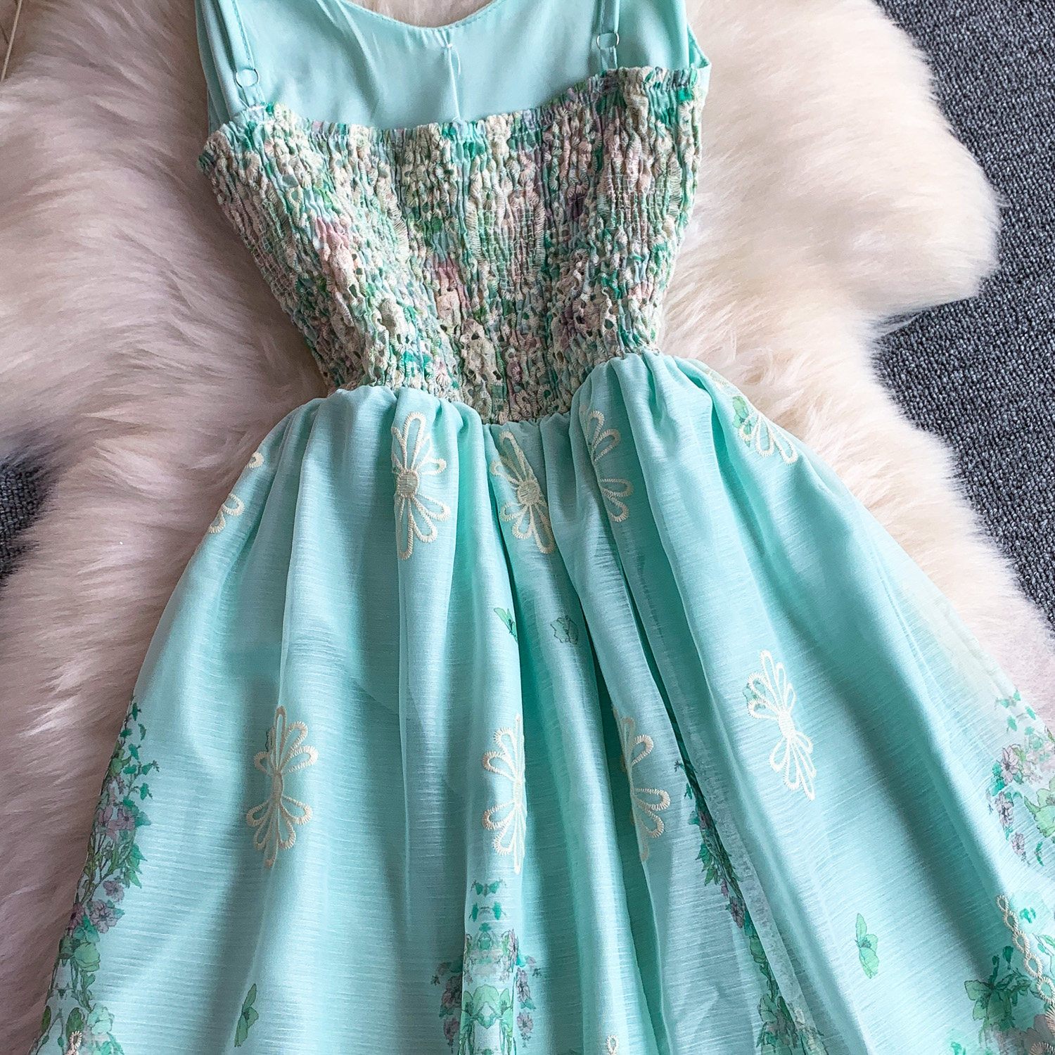 Women's Floral Embroidered V-Neck A-Line Sundress Summer Boho Maxi Dress For City Escape_ecoleips.com