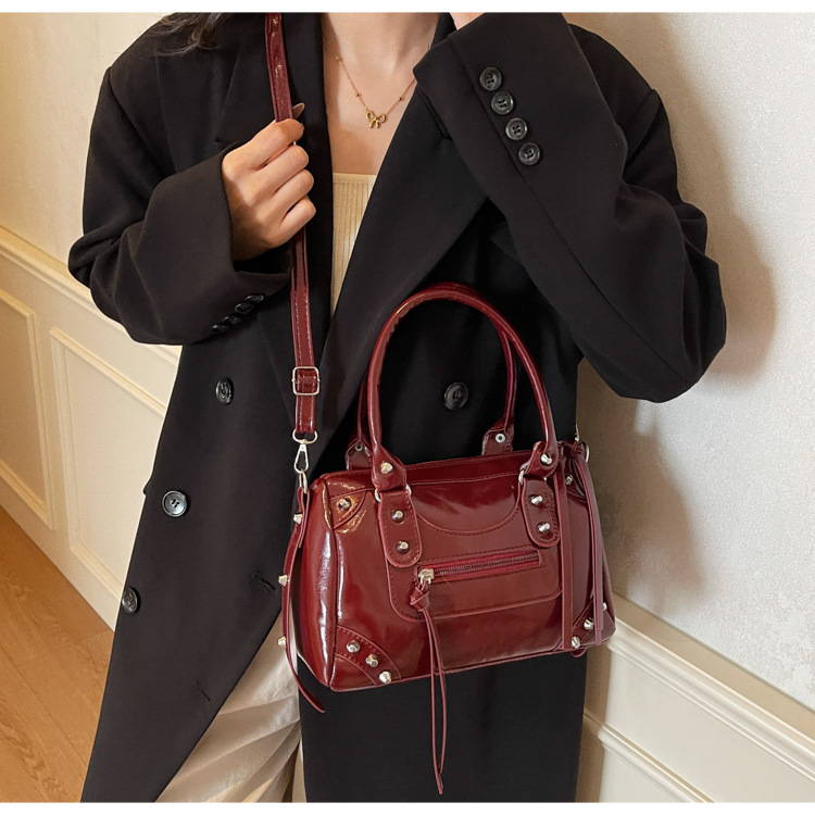 Muñeca transfronteriza bolsas de almohada de clavos de gran capacidad bolsas de mano de hombro
