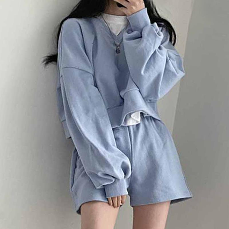 Pull ample à manches longues et col en V pour femme, style coréen chic et paresseux, avec short taille haute et jambes larges, tenue de sport pour l'automne_voghion.com